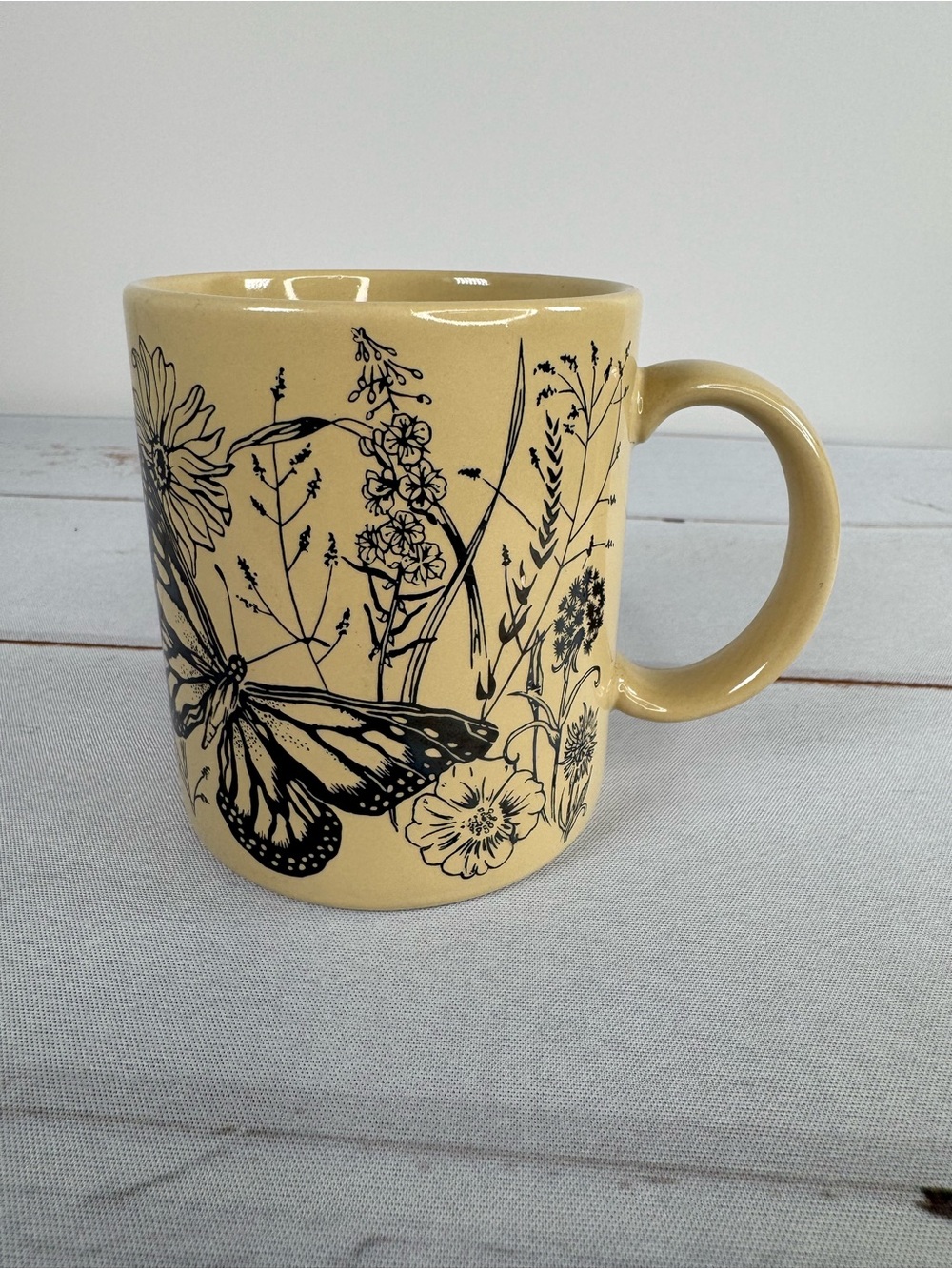 Anchor Hocking Ceramic Mug Monarch Butterfly Wildflower Line Art Made in Japan